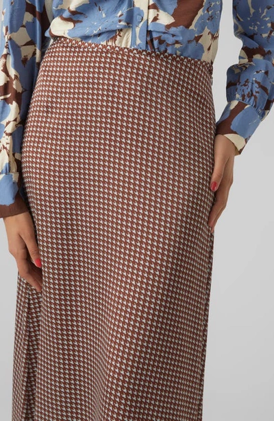 Vero Moda Oli Belinda Houndstooth Check Skirt In Chocolate Fondant