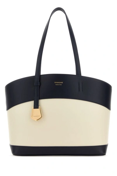 Shop Ferragamo Salvatore  Woman Two-tone Leather Entry S Handbag In Multicolor