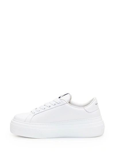 Shop Givenchy Sneaker City In White