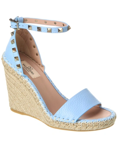 Shop Valentino Rockstud 95 Grainy Leather Wedge Sandal In Blue
