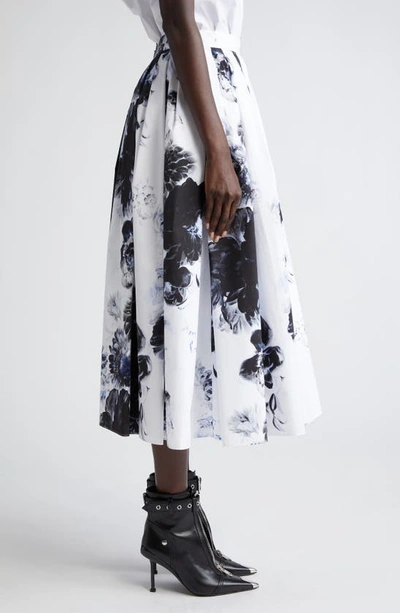 Shop Alexander Mcqueen Pleated Chiaroscuro Floral Midi Skirt In Ink