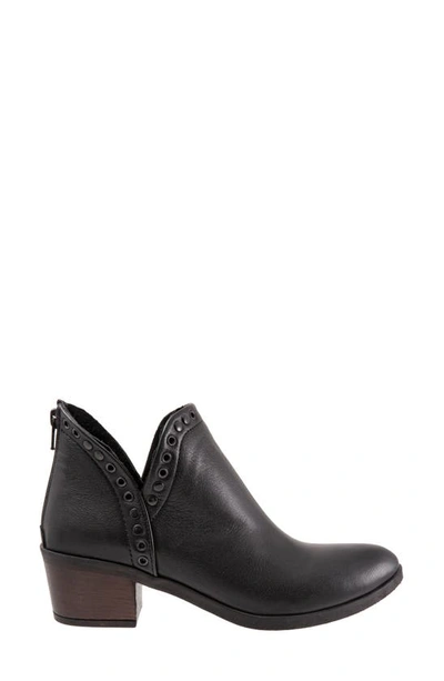 Shop Bueno Cora Bootie In Black