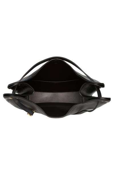 Shop Valentino Vlogo Gate Chain Leather Shoulder Bag In 0no Nero