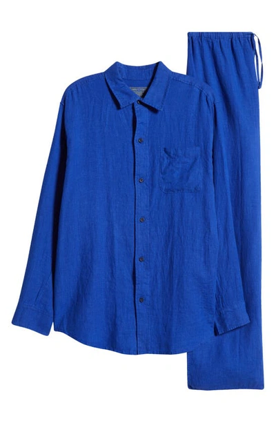 Shop Desmond & Dempsey Long Sleeve Linen Pajamas In Lazuli