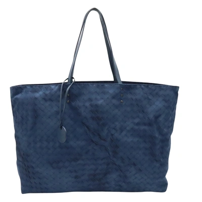 Shop Bottega Veneta Intrecciolusion Blue Synthetic Tote Bag ()