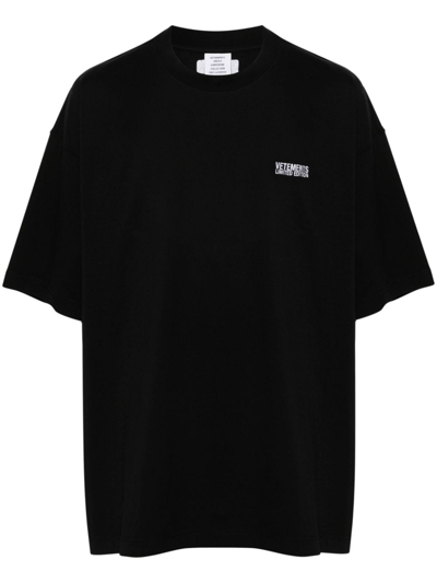 Shop Vetements Logo Cotton T-shirt In Black