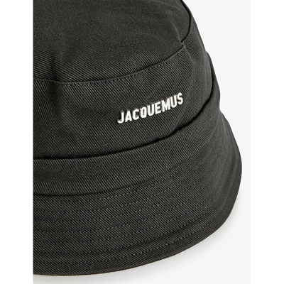 Jacquemus Mens Black Le Bob Gadjo Metallic-plaque Cotton Bucket Hat In Black