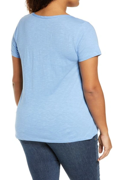 Caslon Rounded V-neck Tee In Blue Cornflower