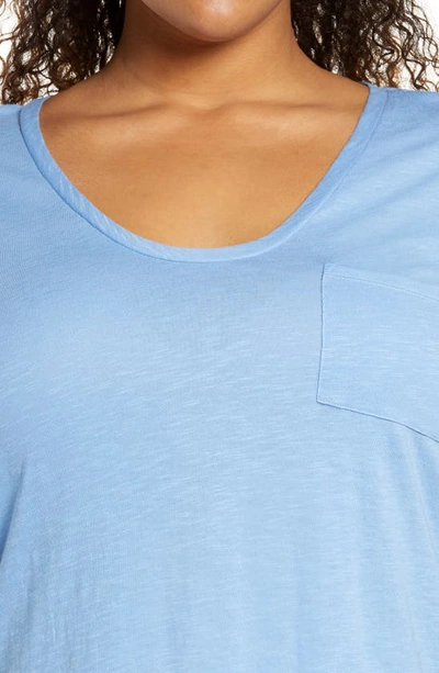 Caslon Rounded V-neck Tee In Blue Cornflower
