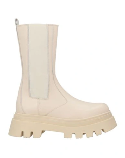 Shop Alohas Woman Ankle Boots Ivory Size 9 Soft Leather In White