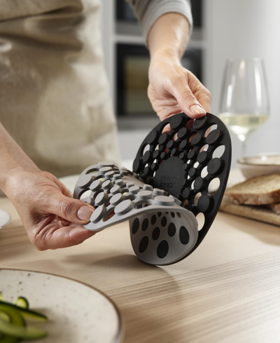 Joseph Joseph Spot-on Set Of 2 Silicone Trivets In Grey