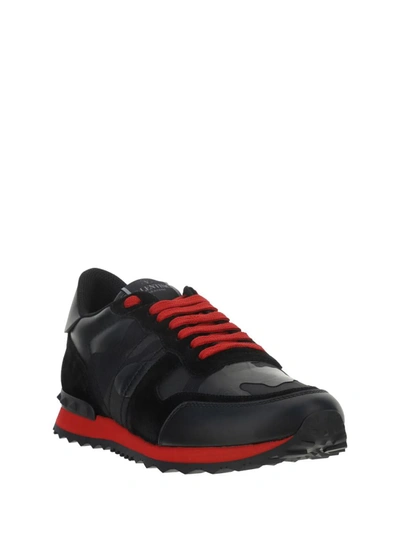 Shop Valentino Garavani Sneakers In Nero/rosso V
