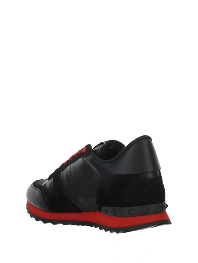 Shop Valentino Garavani Sneakers In Nero/rosso V