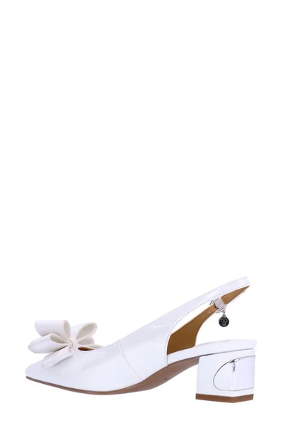 J. Reneé Kimma Pointed Toe Pump In White