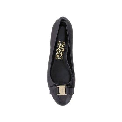 Ferragamo Vanna Vara Bow Ballet Flats In Calf Leather In Black