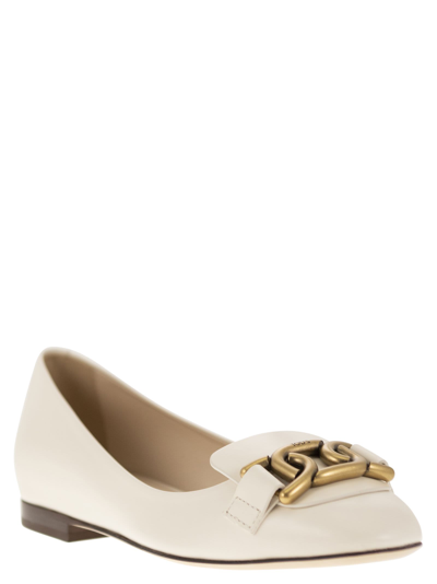 Shop Tod's Leather Ballerina With Accessory