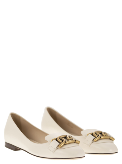 Tod's Leather Chain Ballerina Flats