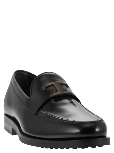 Tod's Smooth Leather Moccasin Loafers With Subtle Stitching