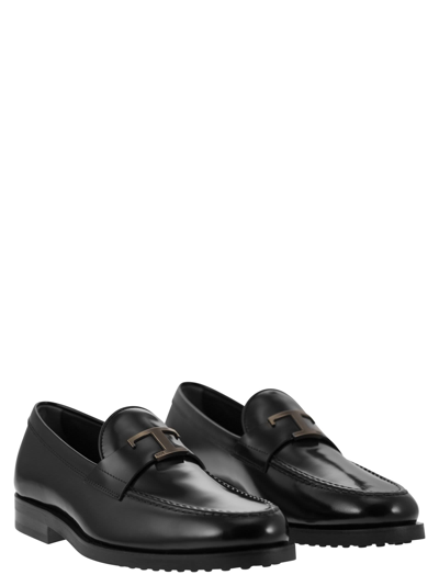 Tod's Smooth Leather Moccasin Loafers With Subtle Stitching