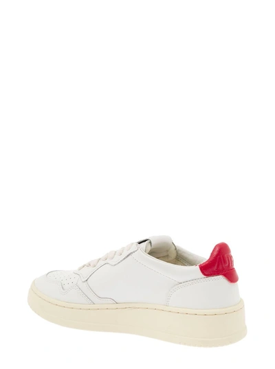 Shop Autry 'medalist' White Low Top Sneakers With Contrasting Heel Tab In Leather Woman