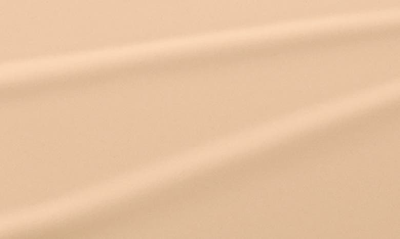 Prada Reveal Skin Optimizing Refillable Soft Matte Foundation In Lw15