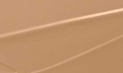 Prada Reveal Skin Optimizing Refillable Soft Matte Foundation In Mw55