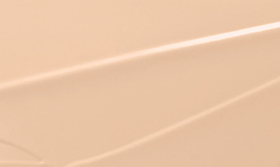 Prada Reveal Skin Optimizing Refillable Soft Matte Foundation In Lc15