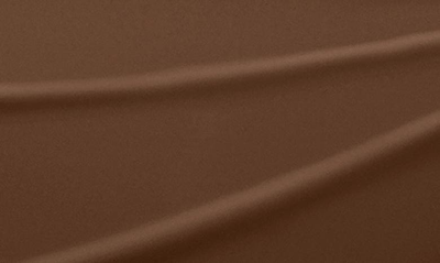 Prada Reveal Skin Optimizing Refillable Soft Matte Foundation In Dn90