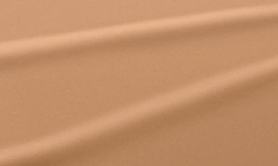 Prada Reveal Skin Optimizing Refillable Soft Matte Foundation In Mc60