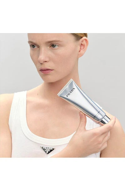 Prada Augmented Skin The Cleanser And Makeup Remover