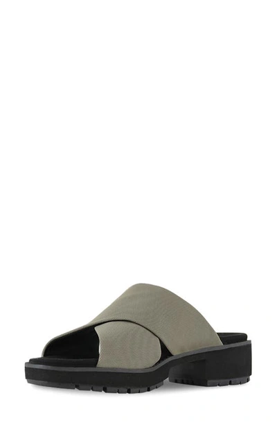 Munro Dekkie Slide Sandal In Khaki
