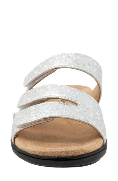 Trotters Rose Tool Slide Sandal In Silver