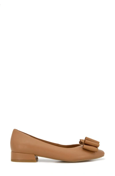 Gentle Souls By Kenneth Cole Atlas Bow Detail Pump In Camel Leather