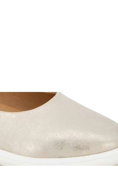 Gentle Souls By Kenneth Cole Bella Flat In Ice Metallic Leather