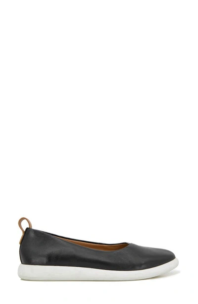 Gentle Souls By Kenneth Cole Bella Flat In Black Leather