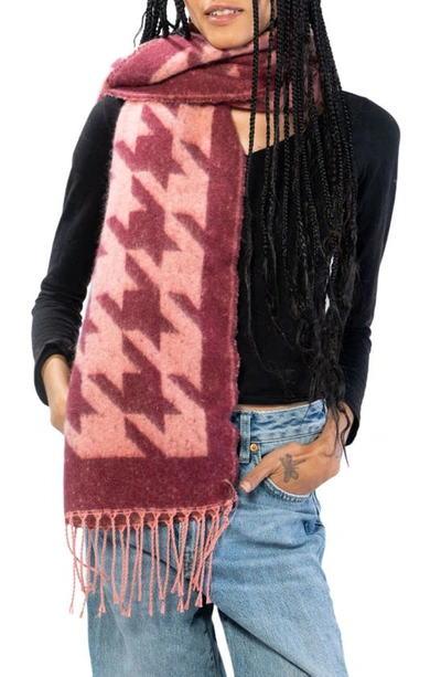 Marcus Adler Houndstooth Scarf In Burgundy