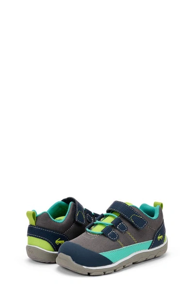 See Kai Run Summit Low Top Sneaker In Gray/ Multi