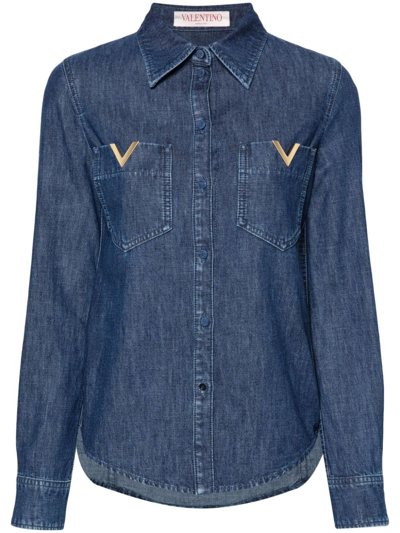 Shop Valentino Camicia In Denim Con Placca Logo In Blue
