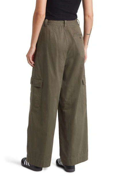 Shop Madewell The Harlow (re)generative Chino Wide Leg Cargo Pants In Capers