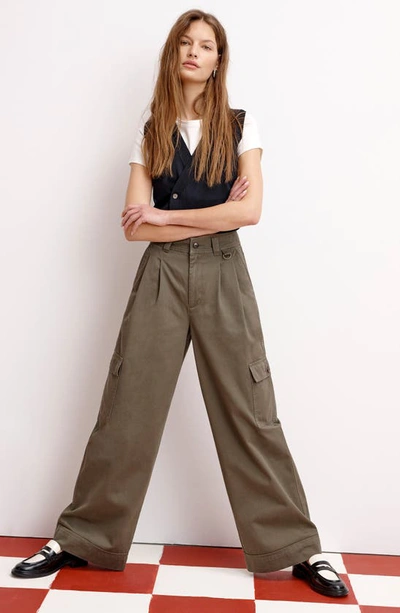 Shop Madewell The Harlow (re)generative Chino Wide Leg Cargo Pants In Capers