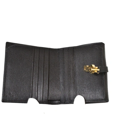 Shop Gucci -- Black Leather Wallet  ()