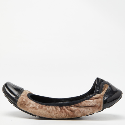 Pre-owned Prada Black/brown Patent Leather And Velvet Toe Cap Scrunch Ballet Flats Size 40.5
