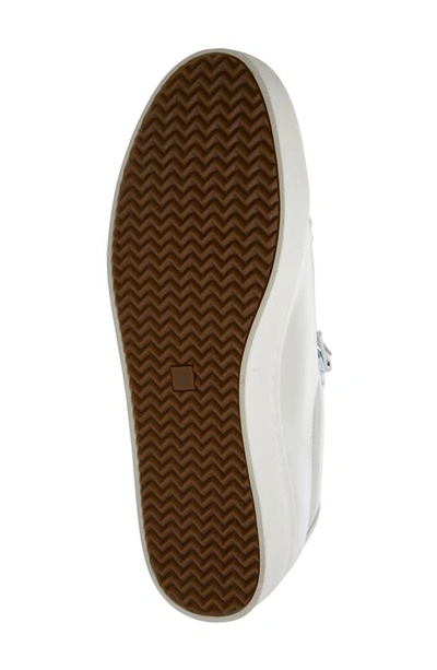 Vaneli Yasin Sneaker In White