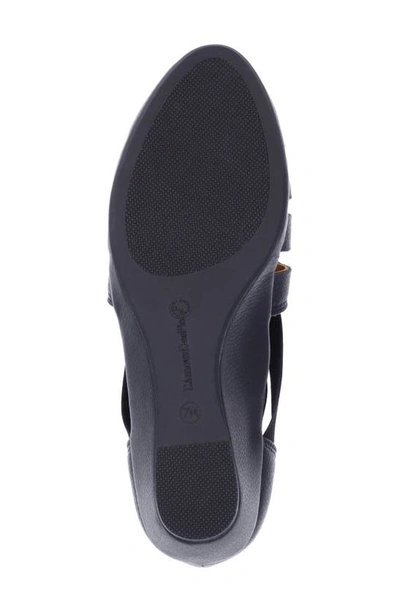 L'amour Des Pieds Bayla Wedge Sandal In Black