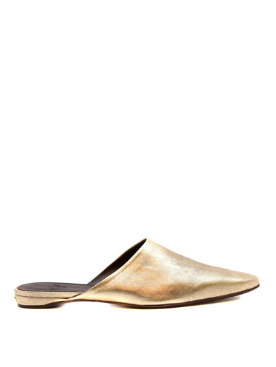 Shop Bougeotte Chinelas - Dorado In Gold