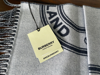 Pre-owned Burberry Roundal Scarf, 100% Wool, Reversible Navy Blue And Light Blue Logo