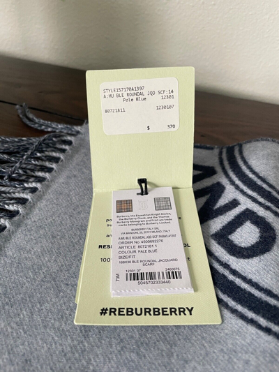 Pre-owned Burberry Roundal Scarf, 100% Wool, Reversible Navy Blue And Light Blue Logo