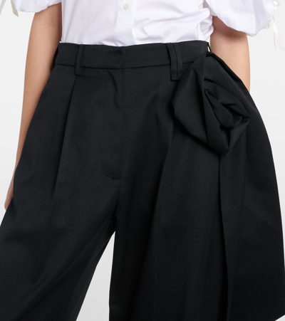 Simone Rocha Pleated Straight-leg Trousers With Pressed Rose Detail In Black