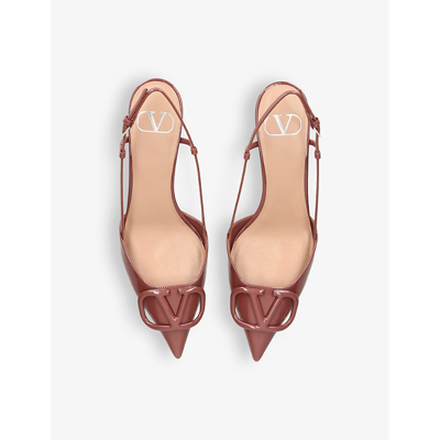 Shop Valentino Vlogo 40 Patent-leather Slingback Courts In Brown/oth