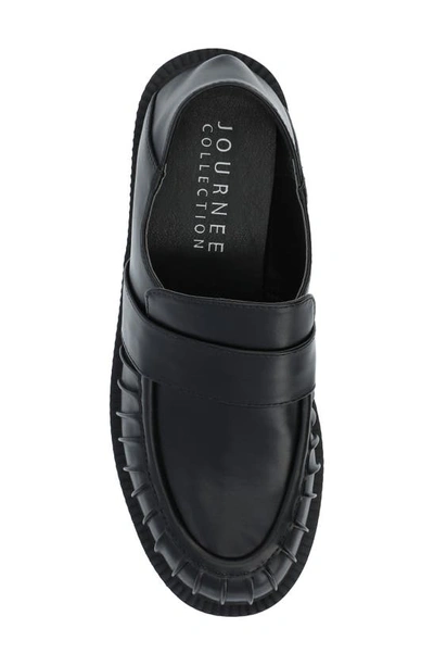 Shop Journee Collection Lakenn Crash Back Loafer In Black